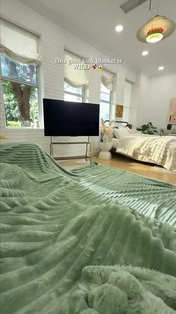 bro😭 this cozy blanket is HUGE — even bigger than 120*120!! 🖤 Machine washable, super soft, and crazy cheap for Black Friday!! Might sell out any minute, so grab it NOW 🔥🫶#TikTokShopfalldealsforyou #tiktokshoprestock #bedroomvibes #StripesInStyle #anxiety #cozyvibes #bedsure #bedroom #BedsureBlanket #coolingsheets #OMG #FallFreshness #GetReadyforFashionWeek #TikTokShopRestock #TikTokShopBlackFriday #TikTokShopCyberMonday