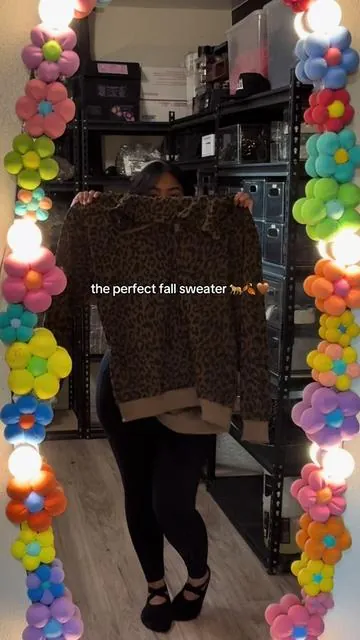 xxl for an “oversized” fit !!! love love this sweater !!! 🤎 #sweaterweather #leopardprint #oversizedsweater ✨