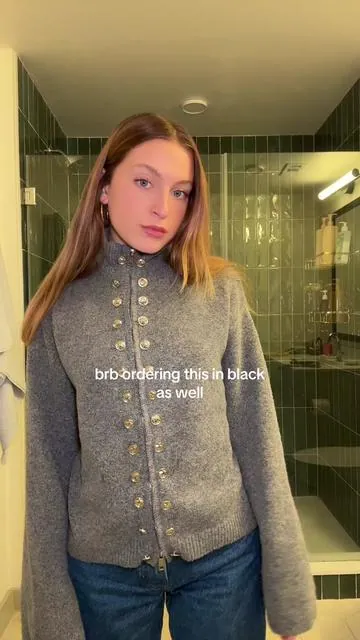I’m OBSESSED with this studded high neck zip cardigan!!! I’m 5’3” ~110 lbs wearing a size small #sweater #fallsweaters #winterfashion #zipcardigan #sweateroutfit 