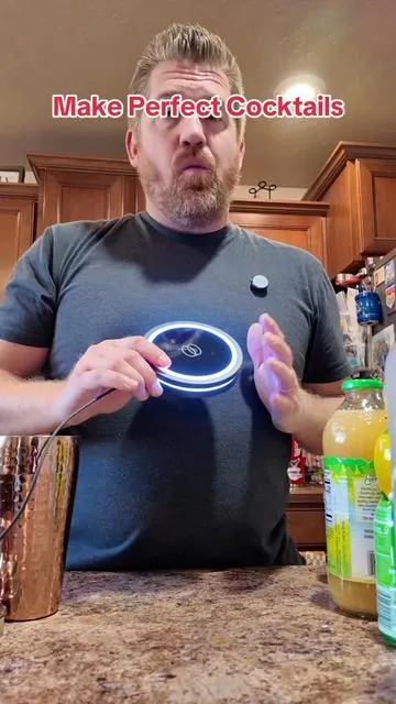 This is how you make perfect cocktails this holiday season! Get yourself a personal bartender! #cocktail #cocktails #bartender #tiktokshopblackfriday #tiktokshopcybermonday 