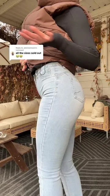 Replying to @_desireemoore restocked!! Tall girls these jeans are callllling your name🍑 @Fashion Nova 