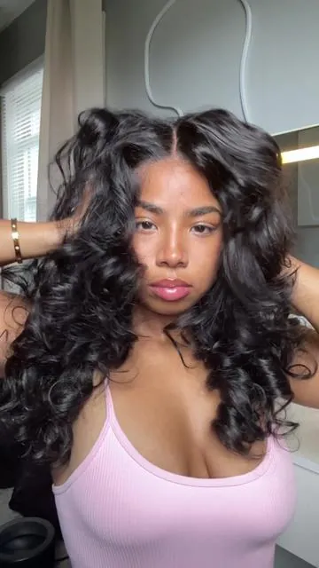 This new tape that sticks on the lace is different plus the extra naturalness it gives, love it #fypシ @Sunberhair #hair #wiginstall #curls 
