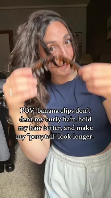 My fav new hack! My favorite use is for when I work out because they don’t kink my hair, but still hold my hair in place! #bananaclips #kitsch #curlyhair #thickhair #ponytail 