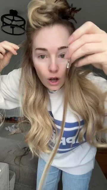 LaaVoo Micro hair extensions tutorial!💁🏼‍♀️@laavoo hair #momapproved #creatorpicksambassador #tiktokshopcreatorpicks #tiktokshopblackfriday #hairtok 