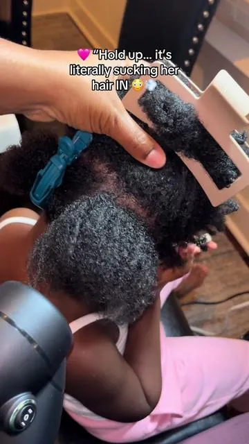 I don’t chase curls anymore… I let the Revere do it 😌 #ttsnortheast #tastemakersatlanta #tiktokshopblackfriday #myrevair #momsoftiktok @MyRevAir 