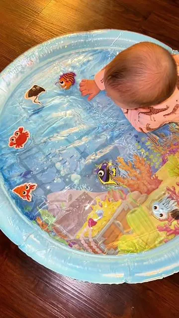 This mat might just take the crown for coolest tummy time toy 👑🐠 #TummyTime #WaterMat #BabyToys