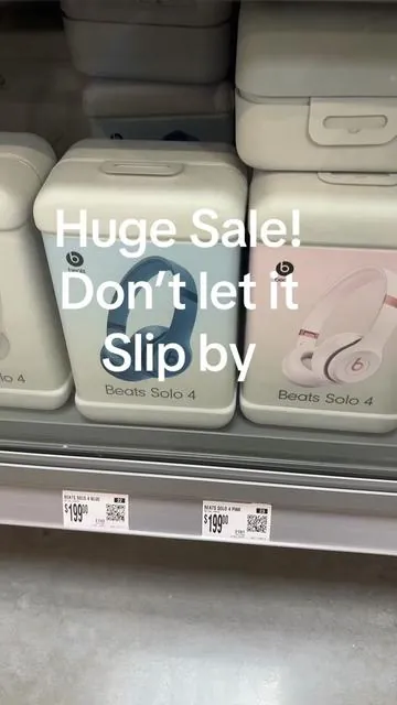 Beas Solo 4 are must for Christmas! #beats #beatssolo4 #music #tiktokshopblackfriday #tiktokshopcybermonday 