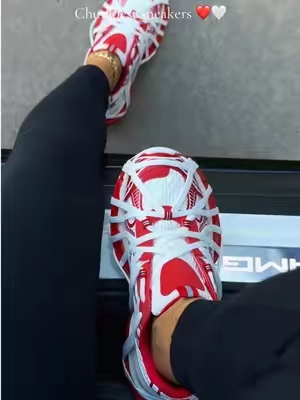 ❤️🤍 #chunkysneakers #sneakers #womensneakers #tiktokshopcreatorpicks #tiktokshopblackfriday 