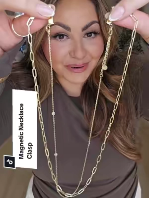 My 10 second morning hack 🙌🏻✨️ @TIDY MONSTER  #tiktokshopblackfriday  #tiktokshopcybermonday  #tiktokshopcreatorpicks  #necklacestack #magneticnecklaceclasp 