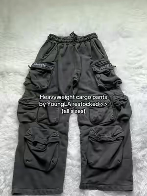 Recommend you size down on these, they come very baggy. I’m 5’10 180lbs wearing medium #youngla #cargo #cargopants #heavyweight 