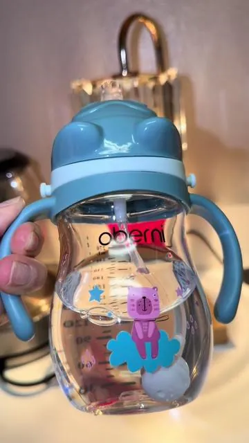 Vasito para la transición de biberón a vaso este está 10/10 a tu bebé le encanta 