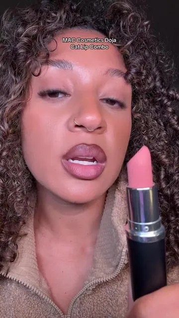 actually so obsessed with this lip combo. it’s the @M.A.C Cosmetics Store lip pencil in “chestnut” and the Macximal matte lipstick in “honeylove” THE lip combo for the melanated queens 👑 disclaimer: sales and prices mentioned are accurate at time of posting, however, they are subject to change #lipcombo #maclipcombo #maccosmetics #macsuperbrandday #macblackfriday