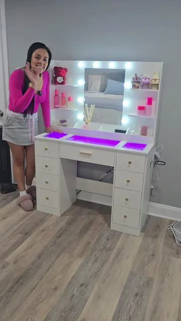 Vanity con luces LED para mujer . . . #homefurniture #casa #tiktokshopblackfriday #cybermonday #home 