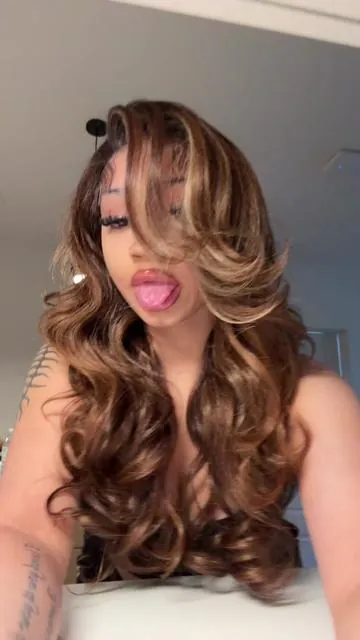 On this wig bad rn #fyp #bfcm #tiktokshopblackfriday #wigs 