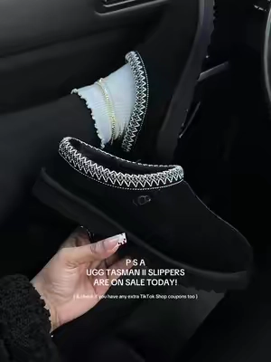The BLACKS IS A MUST & they're on sale today 🖤🖤🖤 treat yourself! #uggs #uggtasman #tiktokshopcreatorpicks #tiktokshopblackfriday #tiktokshopcybermonday 