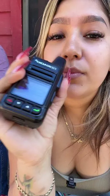 Unos radios que si son Buenos #radio #SuperBrandDayBFCM #tiktokshopcybermonday #tiktokshopblackfriday #comunication 