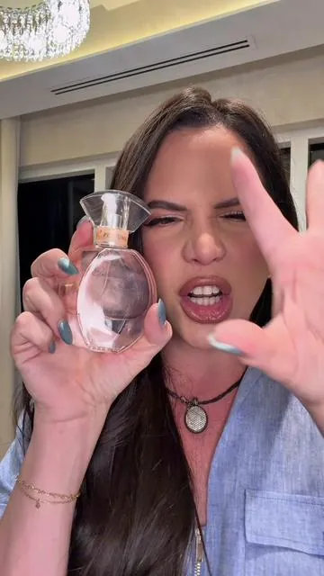 Este set de perfume se va a convertir en tu favorito, el nivel de detalles que tiene es increíble y el olor demasiado rico !!!