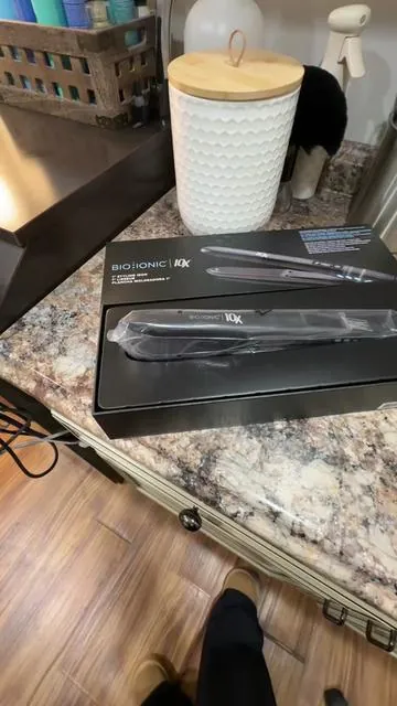 Massive discount on the new bio ionic straightening iron. Great time to grab one up.  #flatiron #bioionic #salon #TikTokshopblackfriday  #TikTokShopCreatorPicks 
