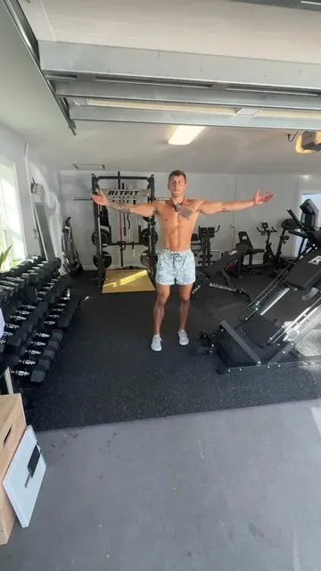 I’ve built my dream garage gym from TikTok Shop! Everything I talked about is linked in the bottom left corner of the video so you can create your own gym. #homeworkouts #garagegym #tiktokshopcybermonday #tiktokshopblackfriday #tiktokshopcreatorpicks #SuperBrandDayBFCM 