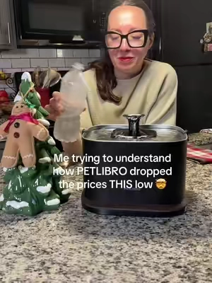Holiday sale came through because Petlibro dropped this fountain to the floor 😭 I’m here doing mental math trying to figure out how… but go get it. #t#tiktokshopblackfridayt#tiktokshopcreatorpickst#tiktokshopchristmasT#TTSSoutheastTasteMakersOrlando 