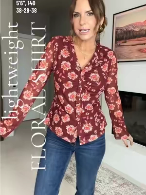 Feels amazing on the skin and accentuates all the right curves 🙌🏽 #floralshirt #blouse #floralblouse #over50fashion #over40fashion 