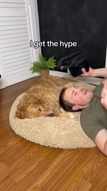 I totally get the hype with these dog beds from Muddy Mat. But this deal won’t last long! 😅 #dogbed #dogmusthaves #tiktokshopholidayhaul #tiktokshopcreatorpicks #dogaccessories 