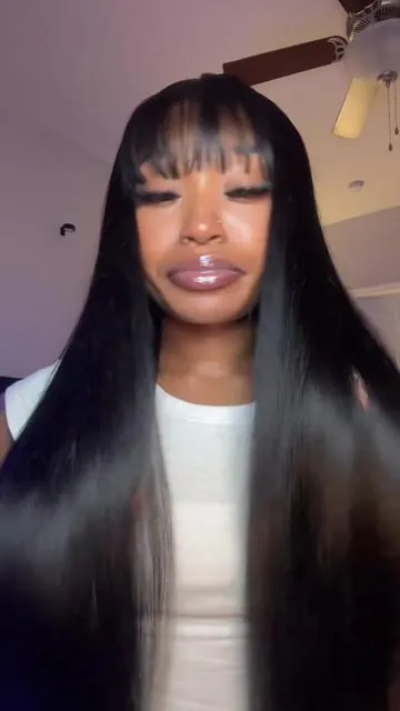 Freakinggg loved this look! Long Straight Black with Bangs and Glueless 😍 @Cheetah Beauty Hair Shop  #tiktokshopholidayhaul #wiginstall #gluelesswig #fyp #holidayhaul 