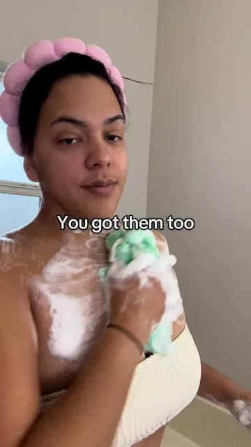 African net sponges really help with pimples on your back chest and shoulders #africannetsponge #africannetsponges #showertok #showerroutine #exfoliation