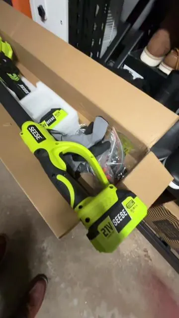 Polesaw#chainsaw #treework #backyard #pruning #backyard 