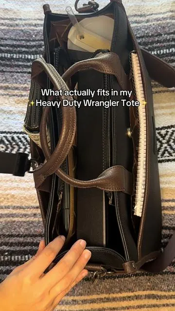 40oz Tumbler, Laptop, Headphones 3 inch Binder, Notebooks, cosmetic bag, wallet and keys of course EVERYTHING #tiktokcreatorpicks #creatorsearchinsight #tiktokshopfinds #tiktokshop #wrangler 