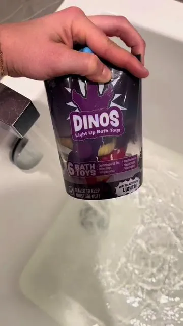 The best mold free bath toys with guarantee that your littles will love it 😍 #dinosaurs #bathtoys #toddlersoftiktok #tubworks #besttoys 