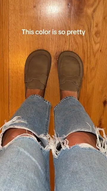 @Project Cloud Shoes makes the comfiest shoes! #projectcloud #sliponshoes #chocolatebrown #mules #tiktokshopcreatorpicks 