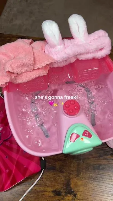 Her own little spa 🧖‍♀️ #giftforkids 