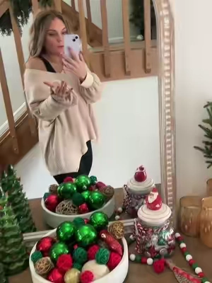 One of the ONLY oversized sweaters I can get behind!! #curvyfashionblogger #tiktokshopcreatorpicks #dokotoo #oversizedsweater #tiktokshopholidayhaul 