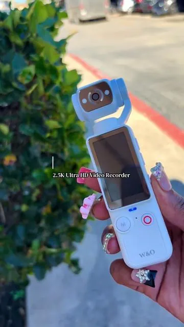 Best beginner camera from @WOUS! Must have! 🤩 #vlogmas #contentcreator #camera #portablecamera #pocketcamera 