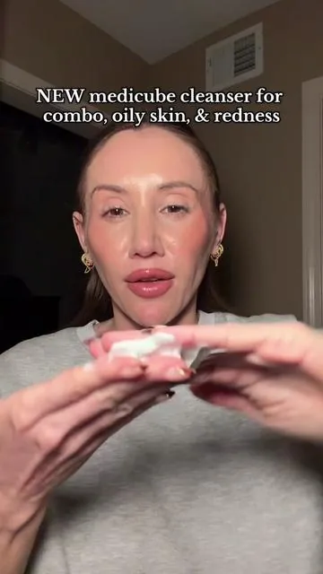 NEW medicube Azelaic acid gummy bubblegum cleanser for oily skin, combination skin, redness, & enlarged pores. My favorite Korean skincare brand forever!! #medicube #medicubeskincare #koreanskincareproducts #tiktokshopcreatorpicks #tiktokshopholidayhaul 