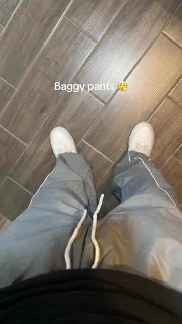 Loose sweatpants😮‍💨  #baggy #baggypants #loosepants #vintagestyle #mensfashion 