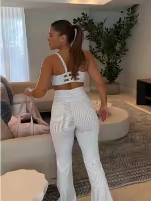 This gym set 😍 #gymset #halaraleggings #gymleggings #leggingsoftiktok #2pieceset 