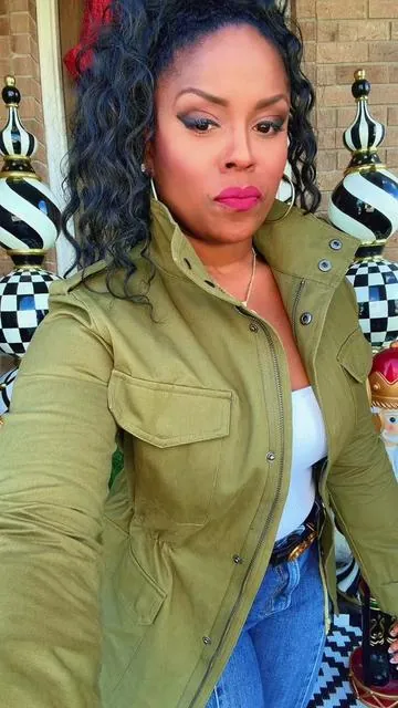 This classic jacket will replace all your boring denim jackets. Looks good cinched or straight. #Jacket #MilitaryJacket #DenimJacket #CasualJacket #TikTokShopCreatorPicks 