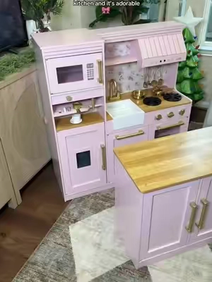this has to be the cutest little kitchen that I’ve ever seen so durable and beautiful🎀 ##PlayKitchen##KidsPlay##ToddlerKitchen