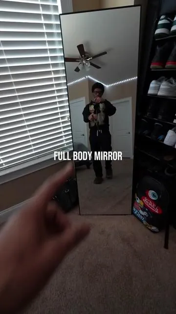 Can’t see if your fit is nice if you don’t have a full body mirror