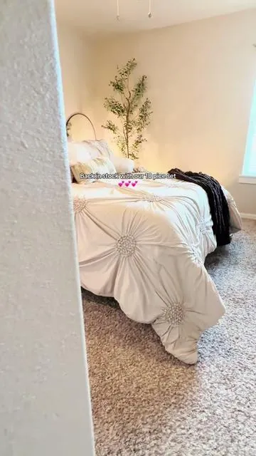 Promo code: ELEGANT10  Sunflower Comforter Set by Elegant Comfort (10-piece) is back in stock—and it’s turning bedrooms into sunshine fast #SunflowerComforterSet #ElegantComfort #10PieceComforterSet #BedSetRefresh #CozyBedroomDecor