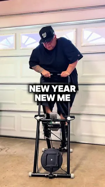 A good way to get a full body workout out 💪  Stair stepper and waist trainer 2 in 1 #stairstepper #stairstepperworkout #fullbodyworkout #stairstepperathome #athomeworkouts 