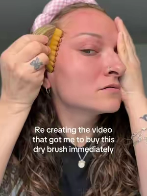 It literally only takes 5 minutes 🤯 #lymphaticdrainage #drybrushing #guasha 