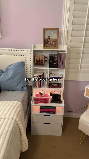 Sooo cute. @Sikaic Furniture US #bookshelfnightstand #nightstandwithchargingstation #sikaicnightstand #nighstandwithledlights 