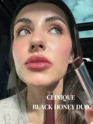 On sale, 3 free gifts, and free shipping all with this Clinique Black Honey lip & eye duo?! Everythinggg🖤🍯 @Clinique #clinique #cliniqueblackhoney #blackhoney #holidayhaul #tiktokshopcreatorpicks 