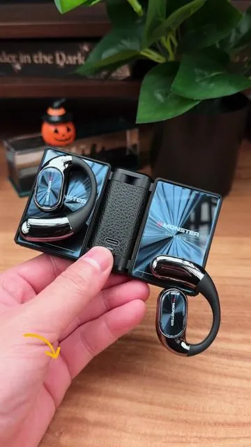 The headphones everyone’s talking about#earbuds #earphones #monster 