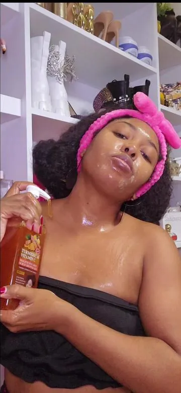 #tumericsoap  #glowingskin  #haitianusa  #turmericskincare  #brighteningsoap 