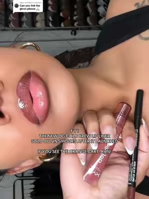Replying to @Dallas the gloss in "JELLY FILLED" , liner in "THE OG BREW" 🤎🤎🤎 the liner sold out in 5 hours after launching. If it's still in stock GRAB IT UP 🙌🏽 @NYX Professional Makeup #nyxcosmetics #nyxcosmeticspartner #nyxogcoldbrew #ogcoldbrew #brownlipcombo 
