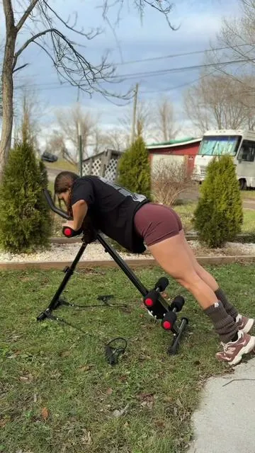 Máquina de hacer abdominales, que también trabaja todo tu cuerpo, como brazos, piernas, glúteos #abmachine #abworkouts #gymhome #homegymequipment #newyearnewme 